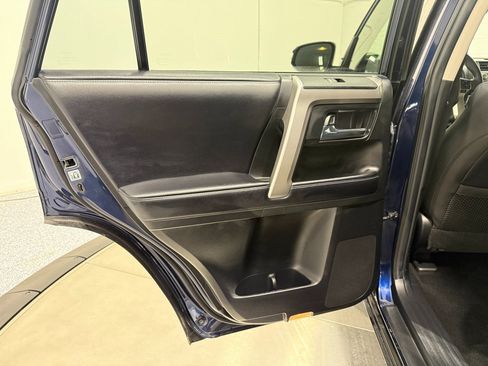 Used 2019 Toyota 4Runner SR5 Premium image 40