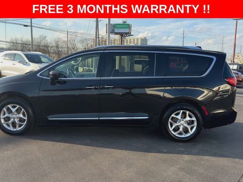 Used 2020 Chrysler Pacifica Touring-L Plus w/ Tire & Wheel Group image 5