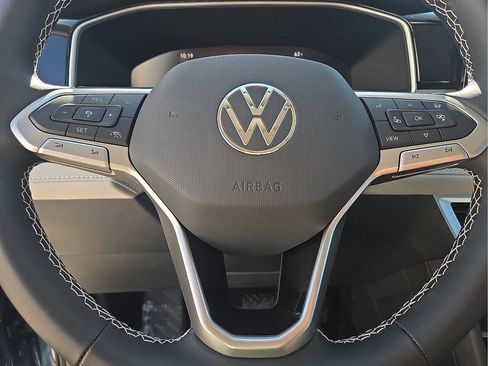 New 2026 Volkswagen Taos SE image 25