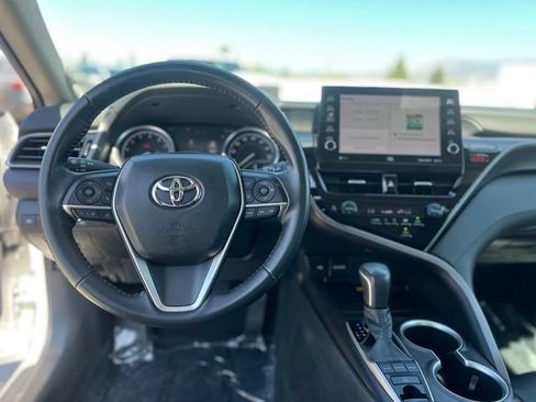 Used 2023 Toyota Camry XLE FWD image 10