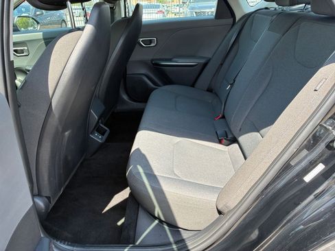 Used 2025 Kia K4 LXS image 19