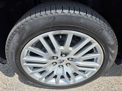 Certified 2024 Ford Expedition Max Limited RWD image 11