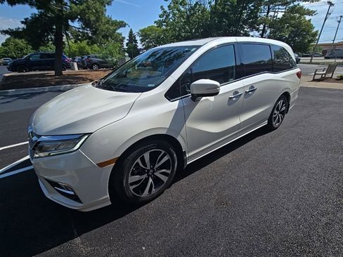 Used 2018 Honda Odyssey Elite image 4