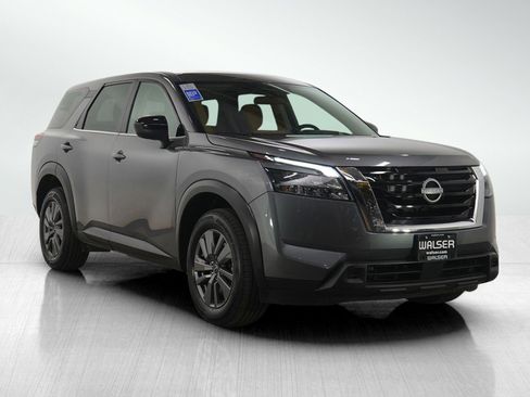 Used 2024 Nissan Pathfinder S image 8