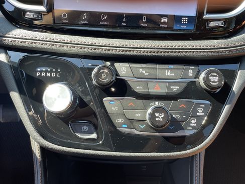 New 2026 Chrysler Pacifica Pinnacle image 47