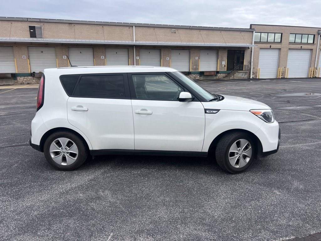 Used 2016 Kia Soul w/ Convenience Package FWD image 4