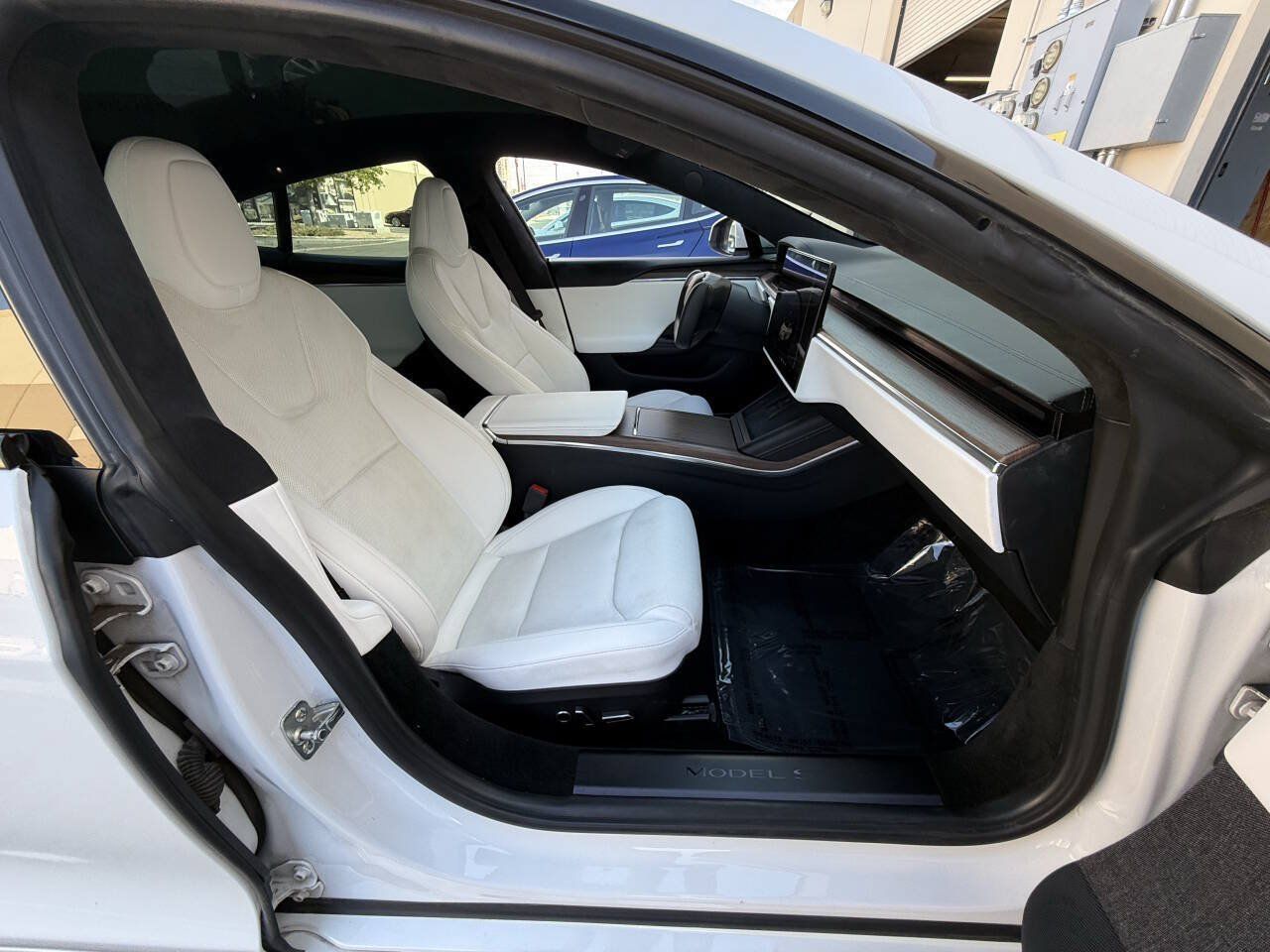 Used 2022 Tesla Model S AWD/4WD image 36