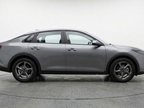 Used 2025 Kia K4 FWD image 11