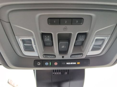 Used 2023 Chevrolet Silverado 1500 LT Trail Boss w/ LT Trail Boss Premium Package AWD/4WD image 28