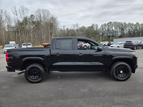 Used 2023 Chevrolet Colorado W/T image 8