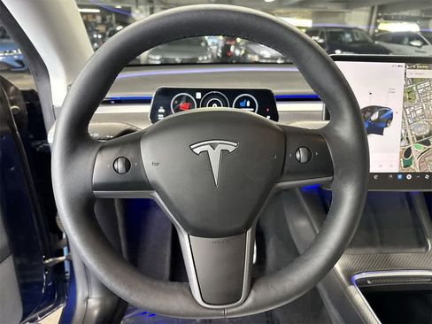 Used 2022 Tesla Model Y Long Range image 15