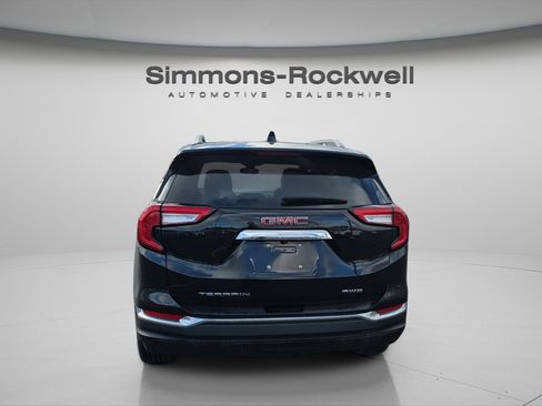 Used 2024 GMC Terrain SLT image 6