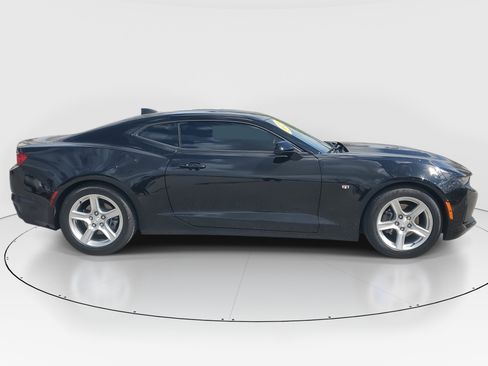 Used 2024 Chevrolet Camaro LT image 2
