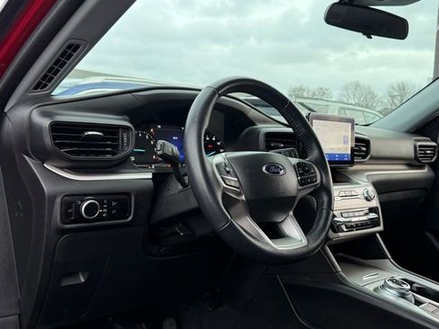 Certified 2023 Ford Explorer XLT image 12