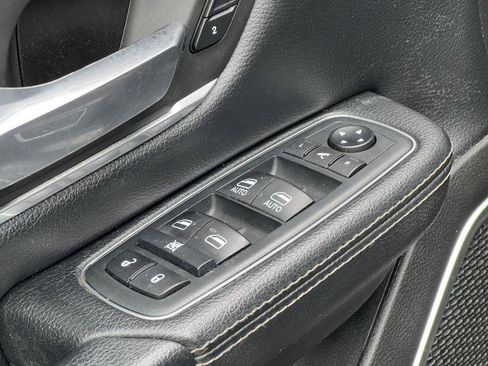 Used 2020 RAM 1500 Laramie RWD image 23