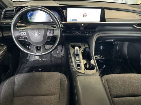 Used 2023 Toyota Crown AWD/4WD image 15