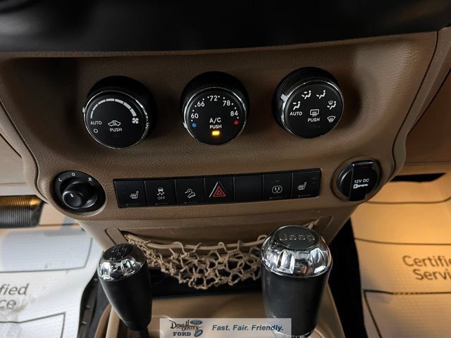 Used 2014 Jeep Wrangler Unlimited Sahara w/ Dual Top Group AWD/4WD image 39