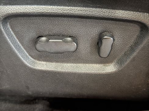 Used 2014 Chevrolet Captiva Sport LS FWD image 15