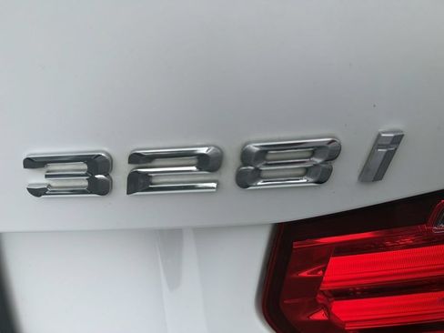 Used 2014 BMW 328i xDrive Sedan AWD/4WD image 15