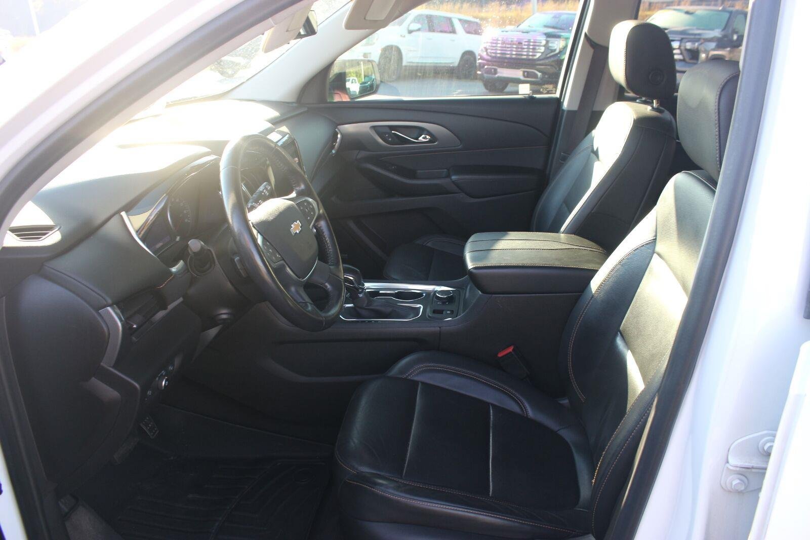 Used 2021 Chevrolet Traverse Premier w/ Redline Edition FWD image 16