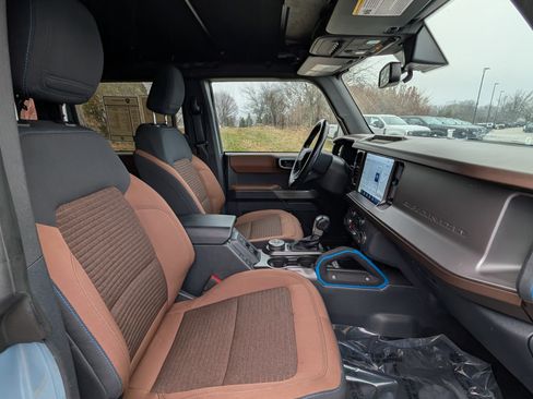 Used 2022 Ford Bronco Outer Banks image 11