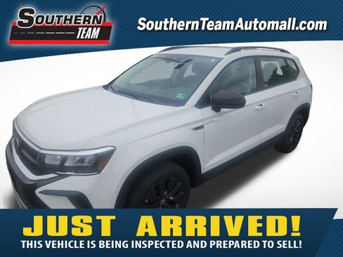 Used 2024 Volkswagen Taos S FWD image 1