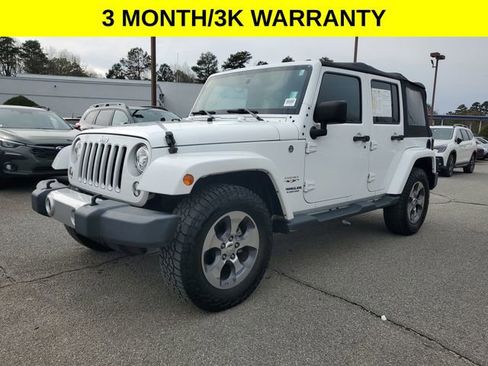 Certified 2017 Jeep Wrangler Unlimited Sahara w/ Connectivity Group AWD/4WD image 3