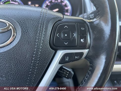 Used 2017 Toyota Highlander Limited image 23