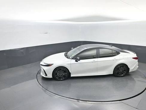 Used 2025 Toyota Camry XSE w/ Premium Plus Package image 28