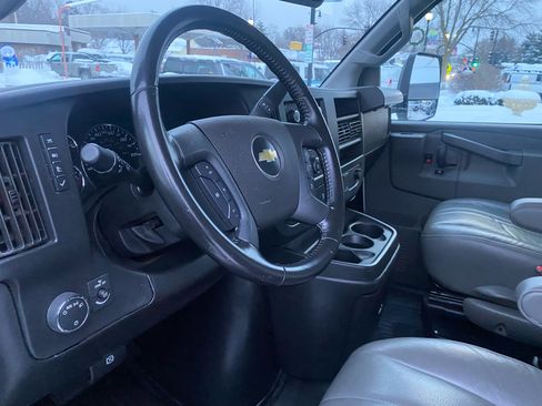 Used 2021 Chevrolet Express 3500 w/ Power Convenience Package image 12