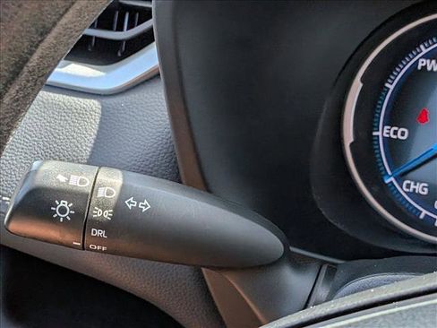 Used 2025 Toyota RAV4 LE AWD/4WD image 15