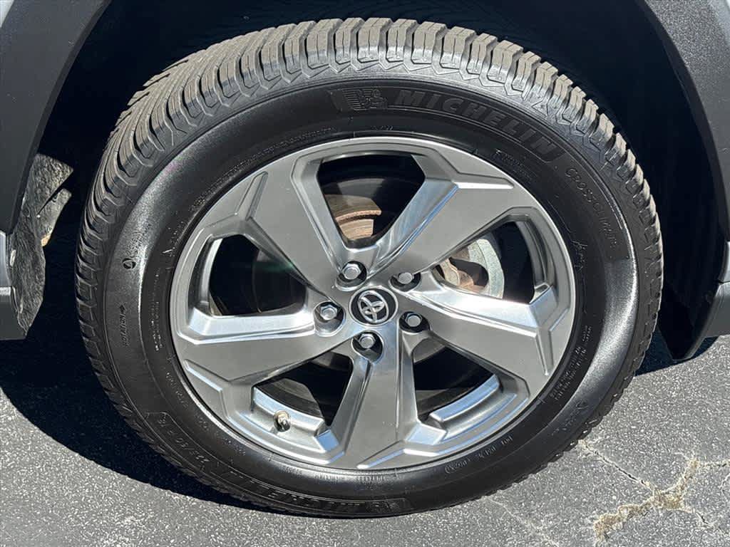 Used 2019 Toyota RAV4 Limited AWD/4WD image 32