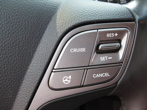 Used 2013 Hyundai Santa Fe Sport w/ Technology Pkg FWD image 18