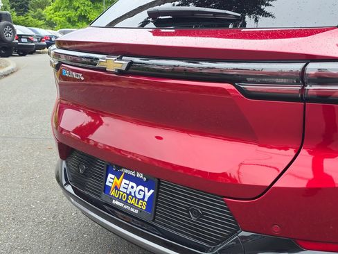 Used 2025 Chevrolet Equinox EV LT w/ Convenience Package FWD image 13
