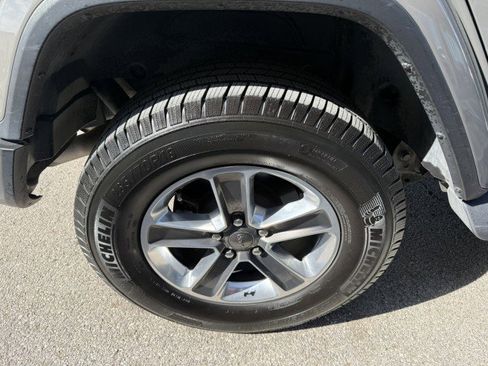 Used 2020 Jeep Wrangler Unlimited Sahara AWD/4WD image 15