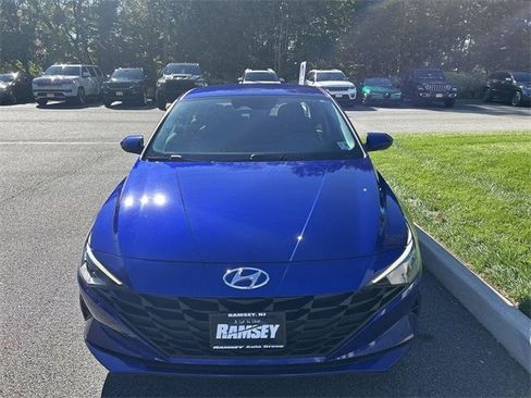 Used 2023 Hyundai Elantra SEL image 3