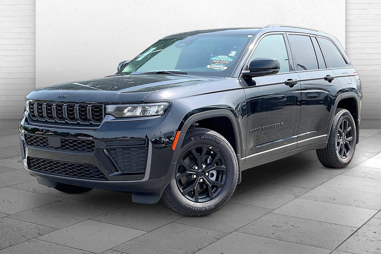 New 2026 Jeep Grand Cherokee Altitude AWD/4WD image 2