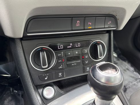Used 2018 Audi Q3 2.0T Premium FWD image 28