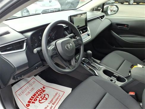 Used 2025 Toyota Corolla LE image 13