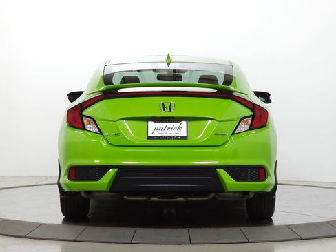 Used 2017 Honda Civic Touring image 7