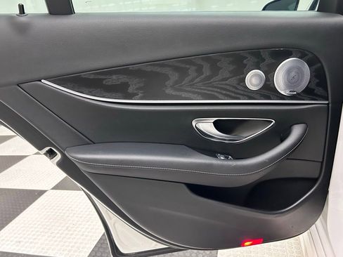 Used 2018 Mercedes-Benz E 300 4MATIC image 15