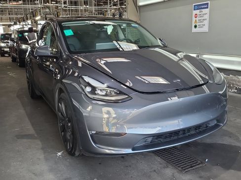 Used 2022 Tesla Model Y Performance AWD/4WD image 1