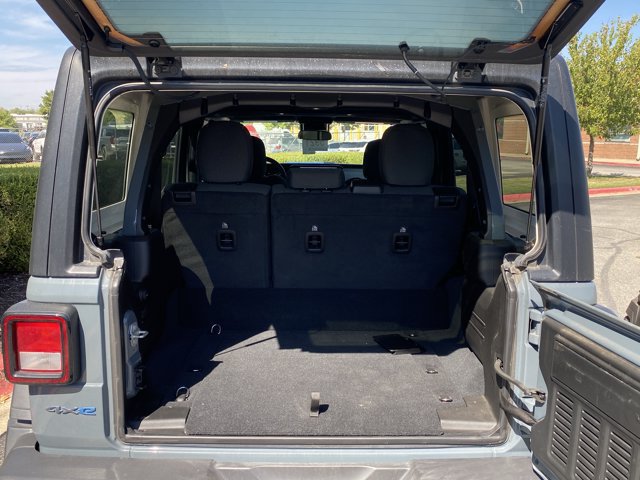 Used 2024 Jeep Wrangler Unlimited AWD/4WD image 3