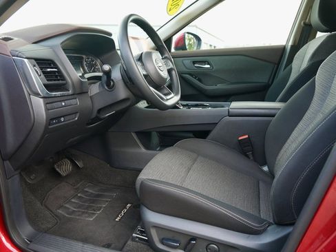 Used 2023 Nissan Rogue SV image 13