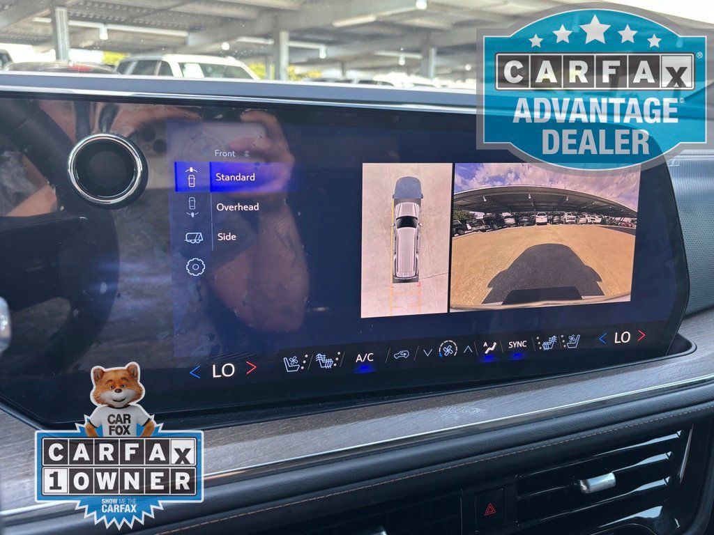 Used 2025 Chevrolet Suburban High Country AWD/4WD image 10