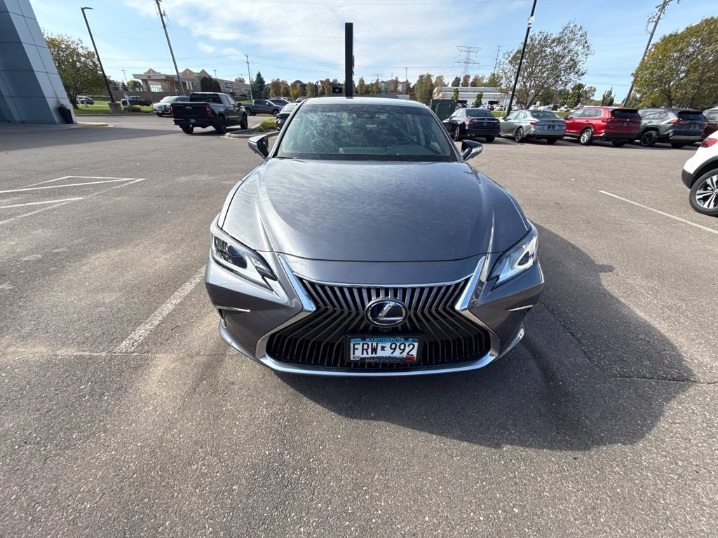 Used 2020 Lexus ES 300h w/ Accessory Package 2 FWD image 2