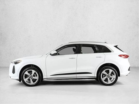 Used 2025 Audi Q5 Premium Plus w/ Premium Plus image 9