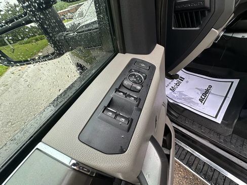 Used 2022 Ford F250 XLT w/ XLT Premium Package AWD/4WD image 11