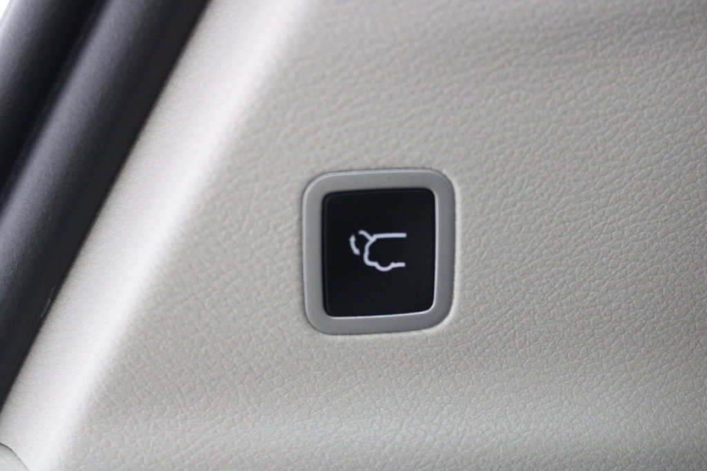 Used 2022 Chrysler Pacifica Touring-L FWD image 18