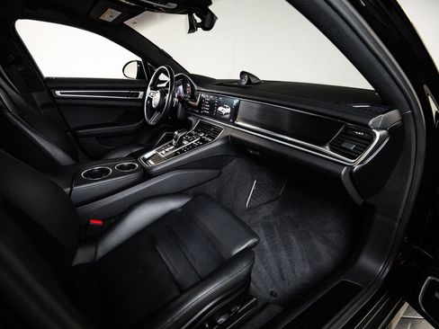 Certified 2023 Porsche Panamera 4 Platinum Edition AWD/4WD image 28